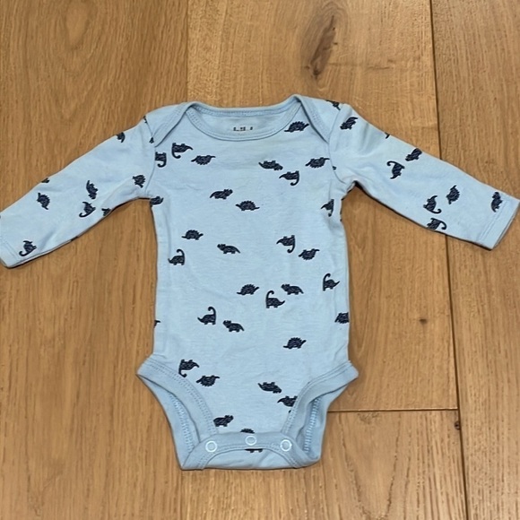 2 Carter’s child of mine Newborn Long Sleeve Onesie - Picture 2 of 6